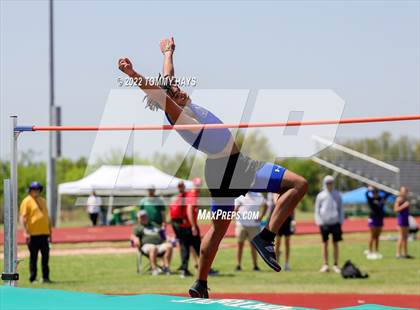 Thumbnail 2 in UIL 3A Area Track Meet photogallery.
