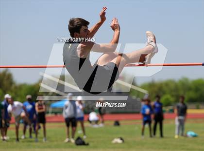 Thumbnail 3 in UIL 3A Area Track Meet photogallery.