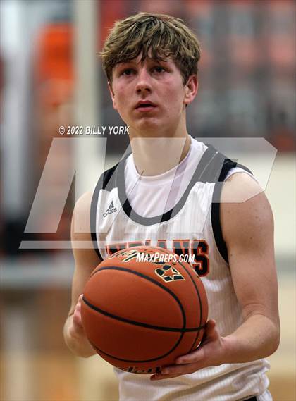 Thumbnail 2 in Grand Saline vs Chapel Hill photogallery.
