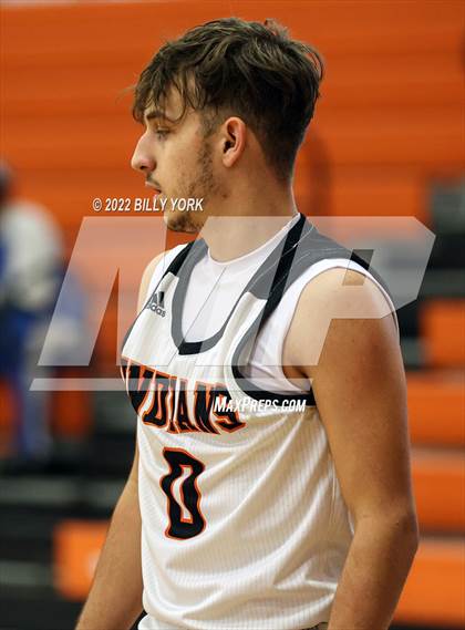 Thumbnail 1 in Grand Saline vs Chapel Hill photogallery.