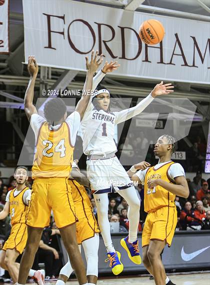 Thumbnail 3 in Archbishop Stepinac vs. Nazareth (CHSAA Intersectional Class AA City Championship) photogallery.