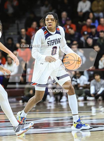 Thumbnail 2 in Archbishop Stepinac vs. Nazareth (CHSAA Intersectional Class AA City Championship) photogallery.