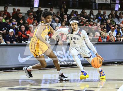 Thumbnail 1 in Archbishop Stepinac vs. Nazareth (CHSAA Intersectional Class AA City Championship) photogallery.