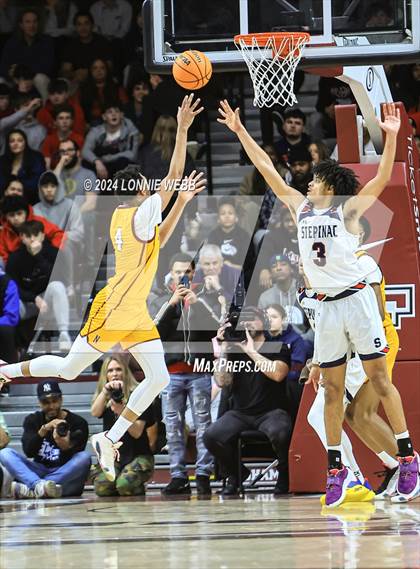 Thumbnail 3 in Archbishop Stepinac vs. Nazareth (CHSAA Intersectional Class AA City Championship) photogallery.
