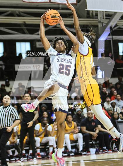 Thumbnail 1 in Archbishop Stepinac vs. Nazareth (CHSAA Intersectional Class AA City Championship) photogallery.