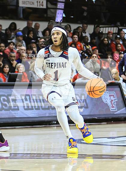 Thumbnail 1 in Archbishop Stepinac vs. Nazareth (CHSAA Intersectional Class AA City Championship) photogallery.