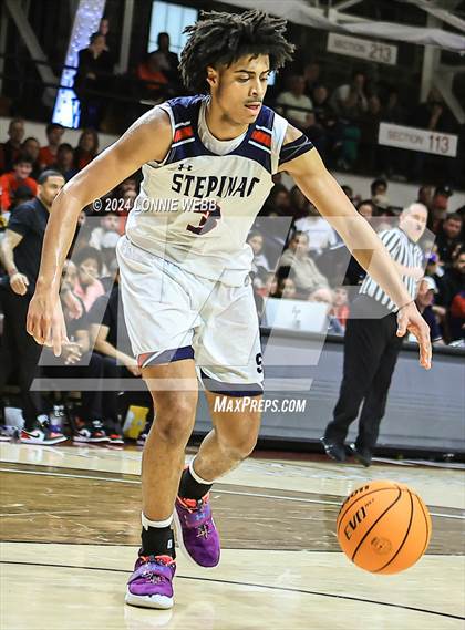 Thumbnail 1 in Archbishop Stepinac vs. Nazareth (CHSAA Intersectional Class AA City Championship) photogallery.