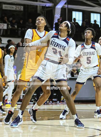 Thumbnail 1 in Archbishop Stepinac vs. Nazareth (CHSAA Intersectional Class AA City Championship) photogallery.