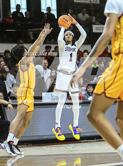 Thumbnail 1 in Archbishop Stepinac vs. Nazareth (CHSAA Intersectional Class AA City Championship) photogallery.