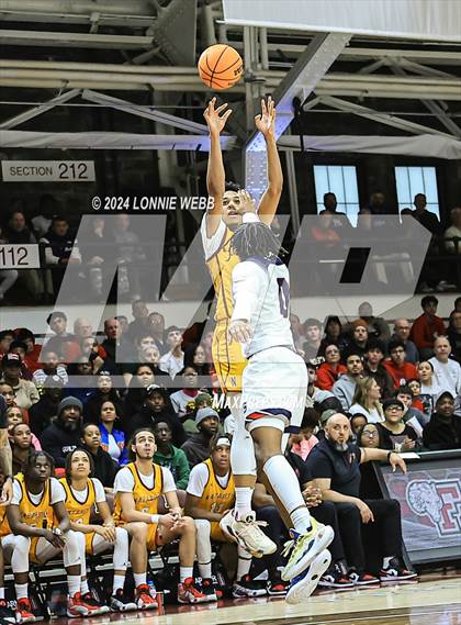 Thumbnail 1 in Archbishop Stepinac vs. Nazareth (CHSAA Intersectional Class AA City Championship) photogallery.