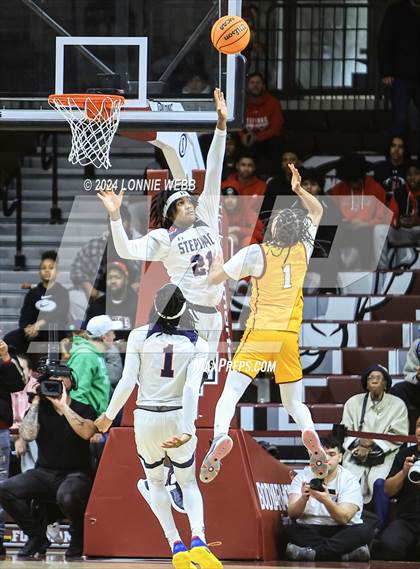 Thumbnail 3 in Archbishop Stepinac vs. Nazareth (CHSAA Intersectional Class AA City Championship) photogallery.