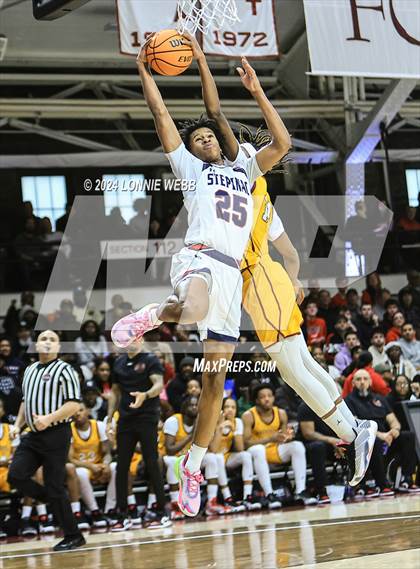 Thumbnail 2 in Archbishop Stepinac vs. Nazareth (CHSAA Intersectional Class AA City Championship) photogallery.