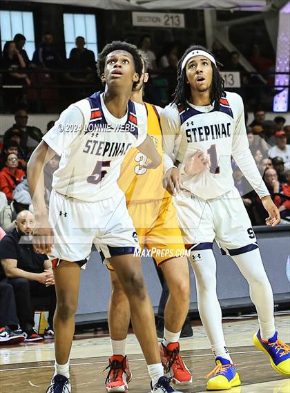Thumbnail 1 in Archbishop Stepinac vs. Nazareth (CHSAA Intersectional Class AA City Championship) photogallery.