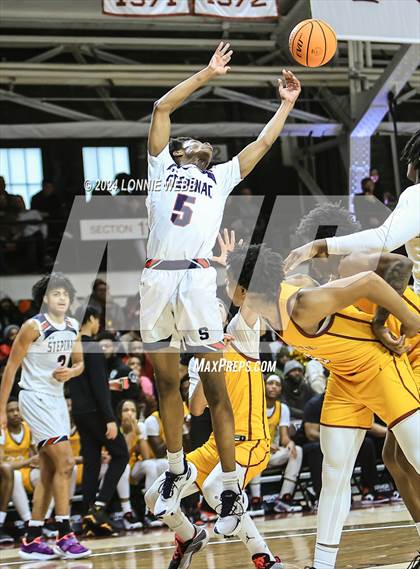 Thumbnail 3 in Archbishop Stepinac vs. Nazareth (CHSAA Intersectional Class AA City Championship) photogallery.