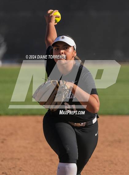 Thumbnail 1 in Esperanza @ Foothill photogallery.