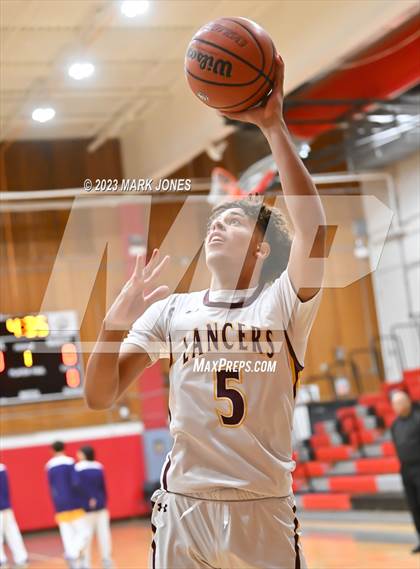 Thumbnail 3 in Salpointe Catholic vs. Sunrise Mountain (Phoenix Union Coyote Classic) photogallery.