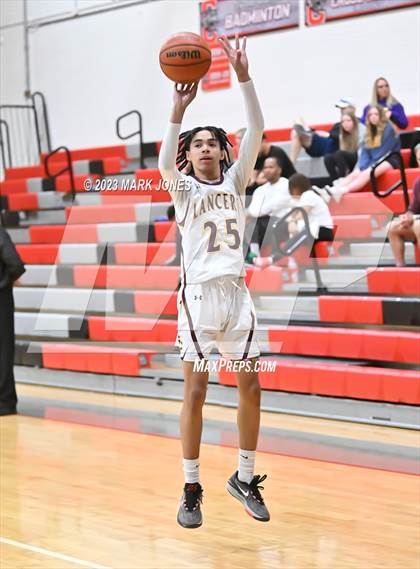 Thumbnail 3 in Salpointe Catholic vs. Sunrise Mountain (Phoenix Union Coyote Classic) photogallery.