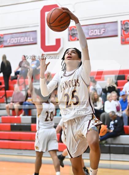 Thumbnail 2 in Salpointe Catholic vs. Sunrise Mountain (Phoenix Union Coyote Classic) photogallery.