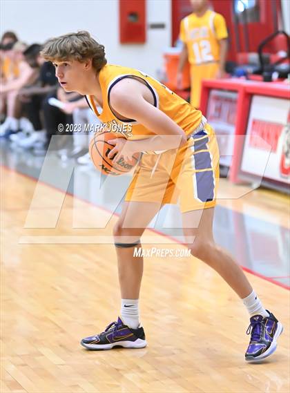 Thumbnail 1 in Salpointe Catholic vs. Sunrise Mountain (Phoenix Union Coyote Classic) photogallery.