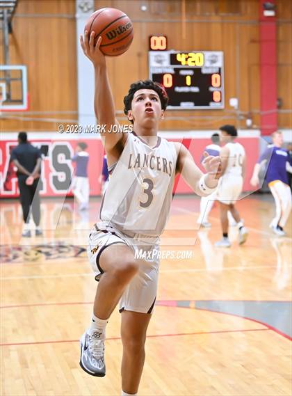 Thumbnail 2 in Salpointe Catholic vs. Sunrise Mountain (Phoenix Union Coyote Classic) photogallery.