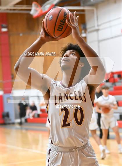 Thumbnail 1 in Salpointe Catholic vs. Sunrise Mountain (Phoenix Union Coyote Classic) photogallery.