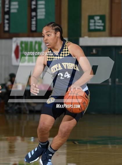 Thumbnail 1 in Bonita Vista vs. Lynwood (MLK Showcase) photogallery.