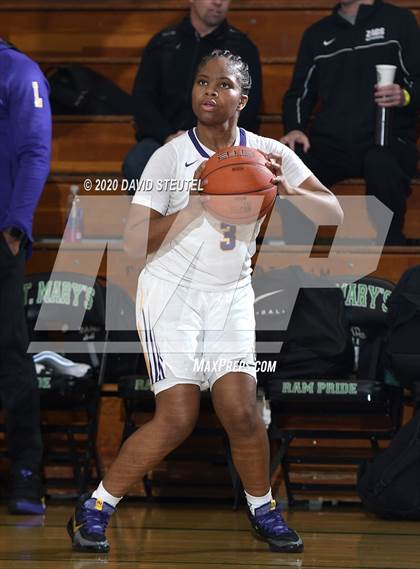 Thumbnail 3 in Bonita Vista vs. Lynwood (MLK Showcase) photogallery.