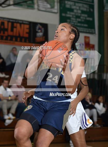 Thumbnail 3 in Bonita Vista vs. Lynwood (MLK Showcase) photogallery.