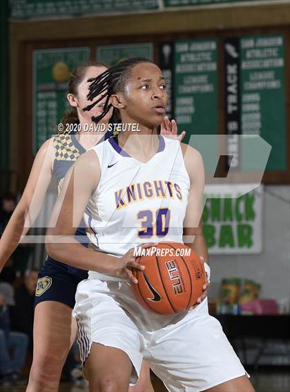 Thumbnail 1 in Bonita Vista vs. Lynwood (MLK Showcase) photogallery.