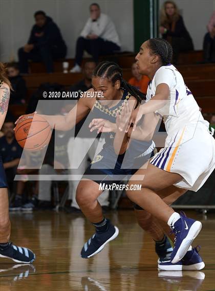 Thumbnail 1 in Bonita Vista vs. Lynwood (MLK Showcase) photogallery.
