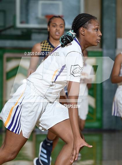 Thumbnail 1 in Bonita Vista vs. Lynwood (MLK Showcase) photogallery.