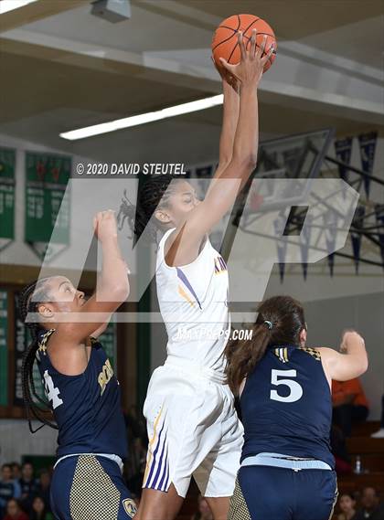 Thumbnail 1 in Bonita Vista vs. Lynwood (MLK Showcase) photogallery.