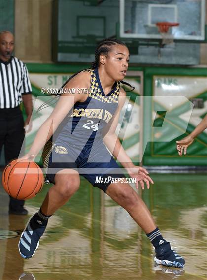 Thumbnail 2 in Bonita Vista vs. Lynwood (MLK Showcase) photogallery.