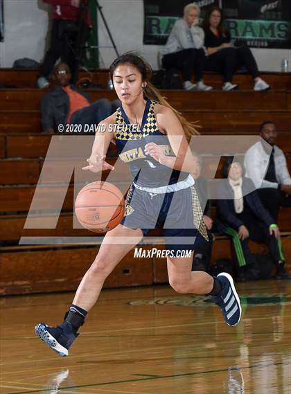 Thumbnail 2 in Bonita Vista vs. Lynwood (MLK Showcase) photogallery.