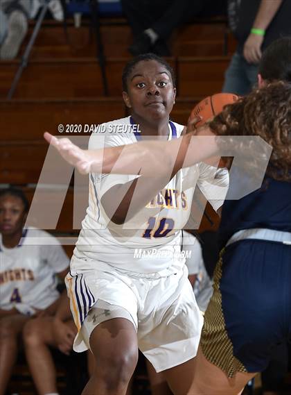 Thumbnail 1 in Bonita Vista vs. Lynwood (MLK Showcase) photogallery.