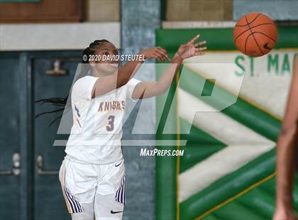 Thumbnail 2 in Bonita Vista vs. Lynwood (MLK Showcase) photogallery.