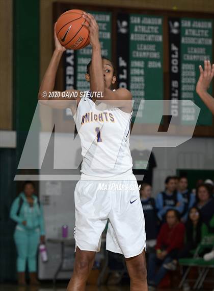 Thumbnail 1 in Bonita Vista vs. Lynwood (MLK Showcase) photogallery.