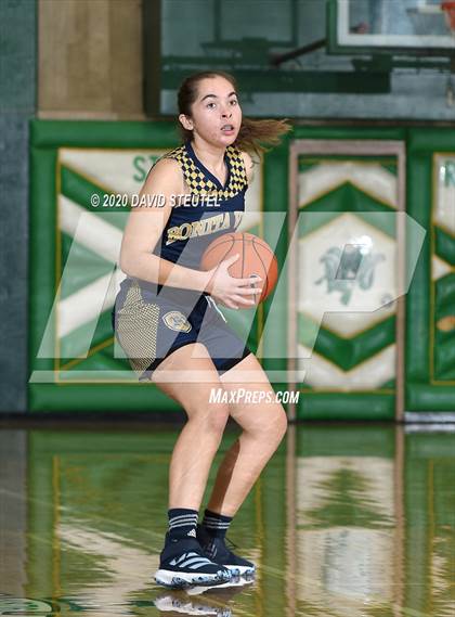 Thumbnail 2 in Bonita Vista vs. Lynwood (MLK Showcase) photogallery.