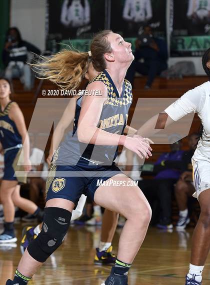 Thumbnail 1 in Bonita Vista vs. Lynwood (MLK Showcase) photogallery.