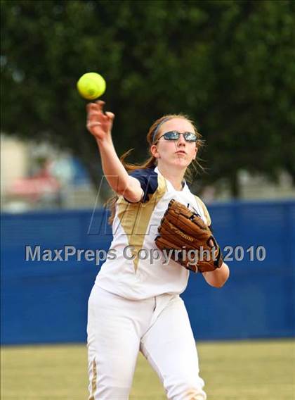 Thumbnail 3 in Second Baptist vs Fort Worth Christian (TAPPS 4A Semi Final) photogallery.