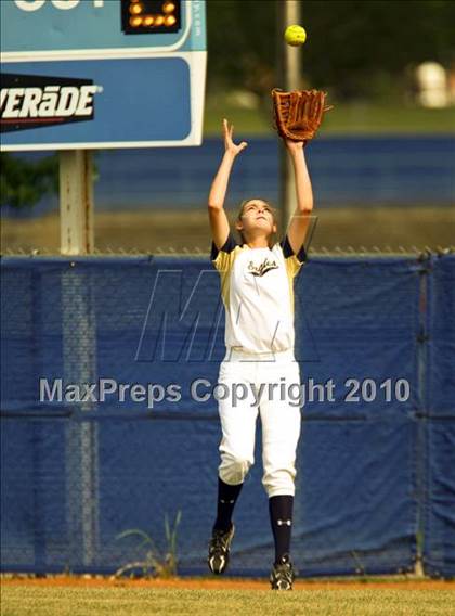 Thumbnail 2 in Second Baptist vs Fort Worth Christian (TAPPS 4A Semi Final) photogallery.