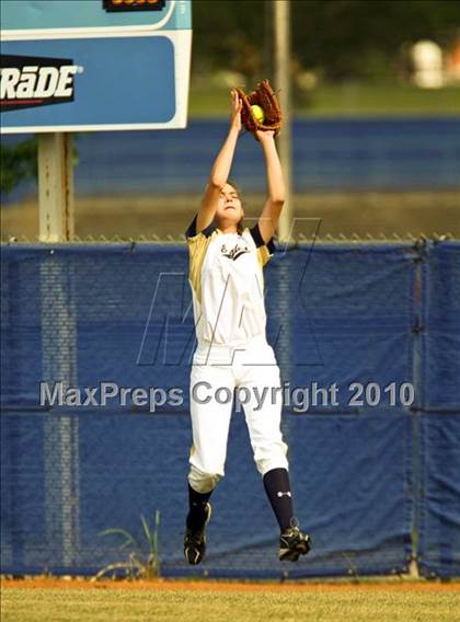 Thumbnail 3 in Second Baptist vs Fort Worth Christian (TAPPS 4A Semi Final) photogallery.
