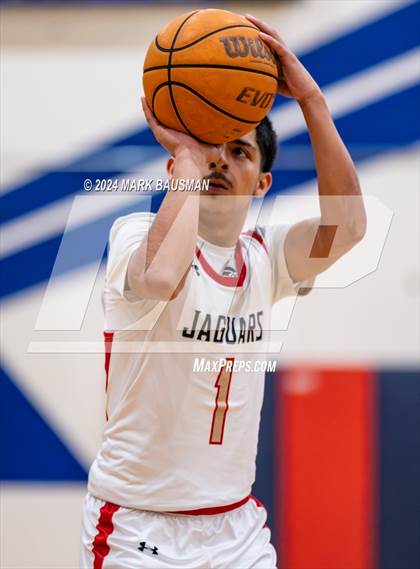 Thumbnail 3 in Segerstrom vs. Loara photogallery.