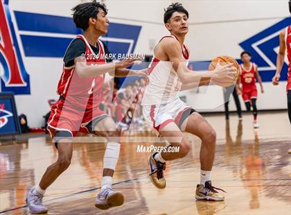 Thumbnail 2 in Segerstrom vs. Loara photogallery.