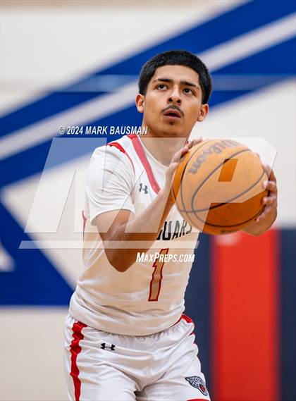 Thumbnail 2 in Segerstrom vs. Loara photogallery.