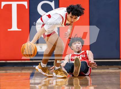 Thumbnail 3 in Segerstrom vs. Loara photogallery.