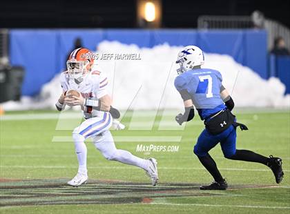 Thumbnail 3 in Olentangy Orange vs. St. Xavier (OHSAA Division 1 Final) photogallery.