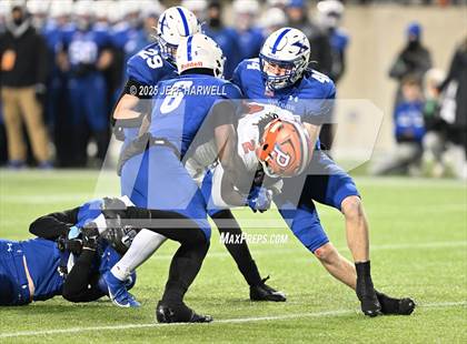 Thumbnail 2 in Olentangy Orange vs. St. Xavier (OHSAA Division 1 Final) photogallery.