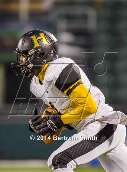 Thumbnail 2 in Henninger vs. Jamestown (NYSPHSAA Class AA Semifinal) photogallery.