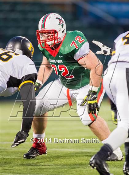Thumbnail 1 in Henninger vs. Jamestown (NYSPHSAA Class AA Semifinal) photogallery.